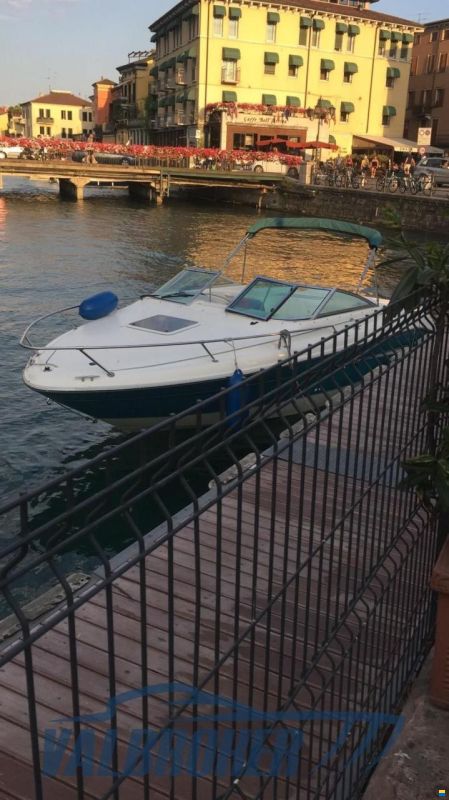 Sea Ray 220 Overnighter
