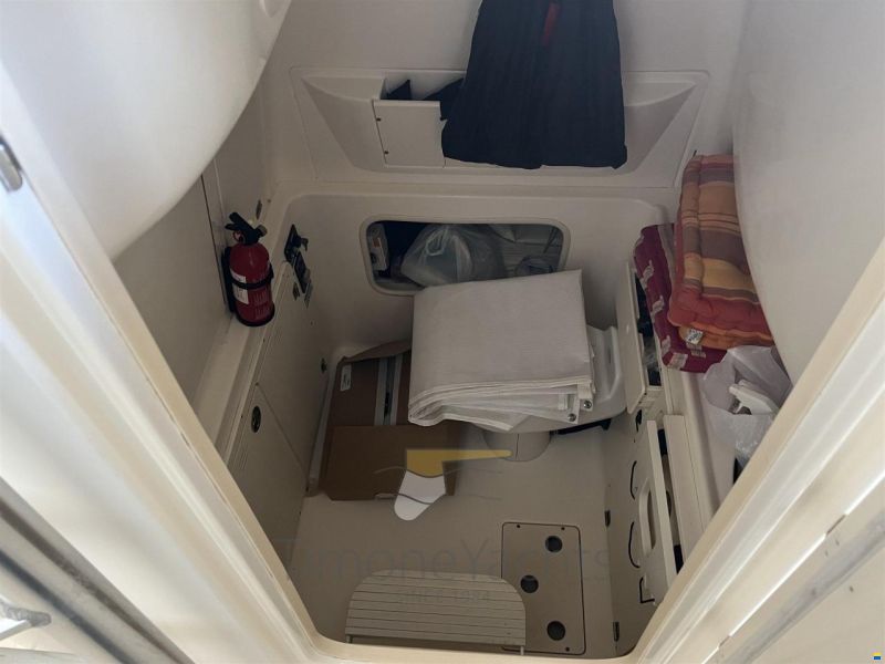 Boston Whaler OUTRAGE 320