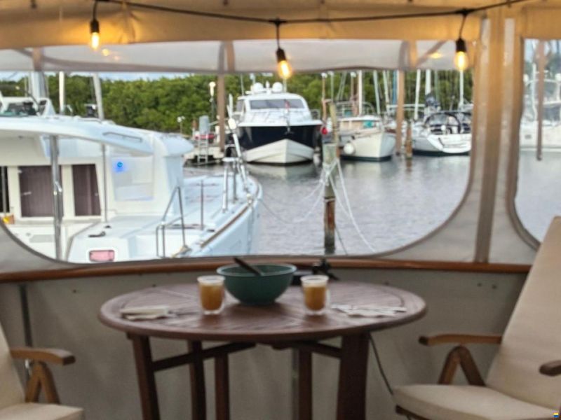 Californian 48 Sundeck