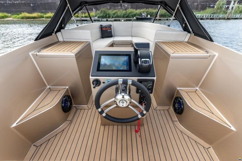 Maxima 580 Sport Lounge