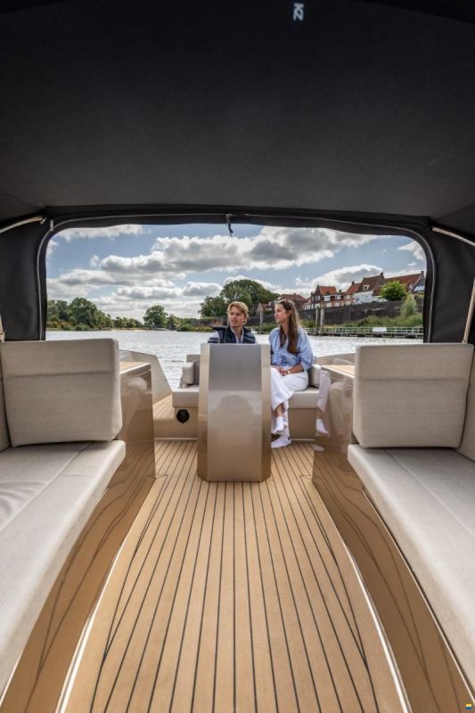 Maxima 580 Sport Lounge