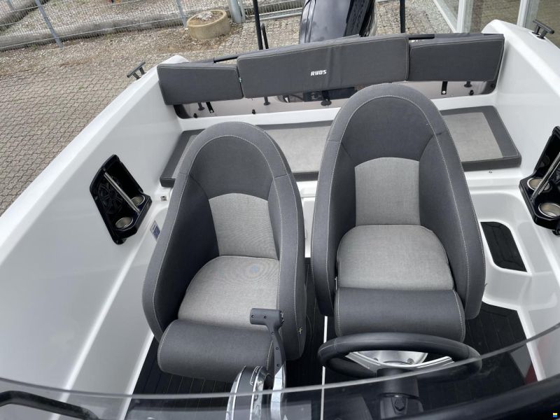 Ryds 630VI Mid-C - F115 Mercury-EFI 2,1L og 2