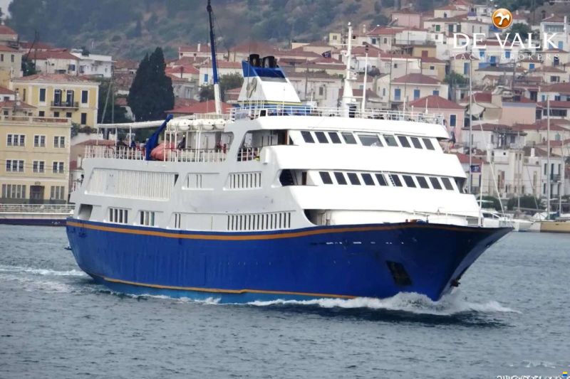Day Passengers Ship 77.4