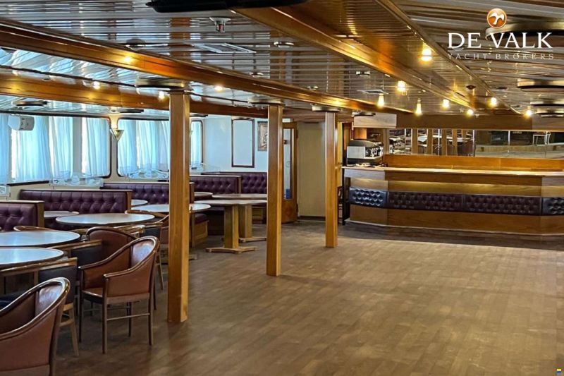 Day Passengers Ship 77.4