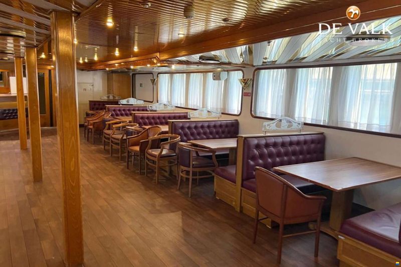 Day Passengers Ship 77.4