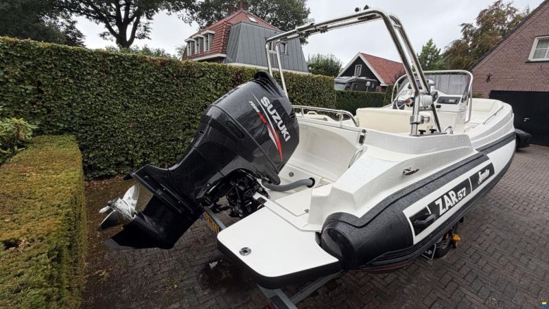 ZAR Formenti Zar 57 welldeck, df150, trailer