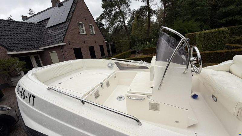 ZAR Formenti Zar 57 welldeck, df150, trailer