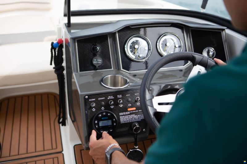 Bayliner VR6