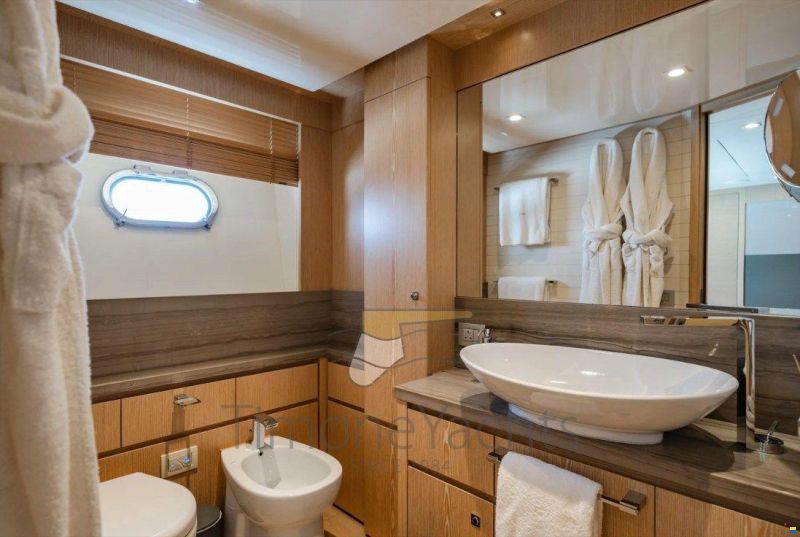 Custom Line Navetta 26