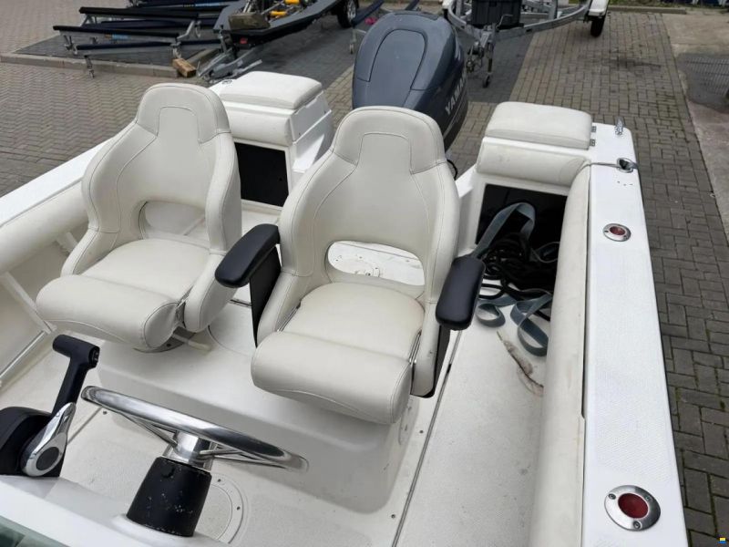 Robalo 1820 Center Console