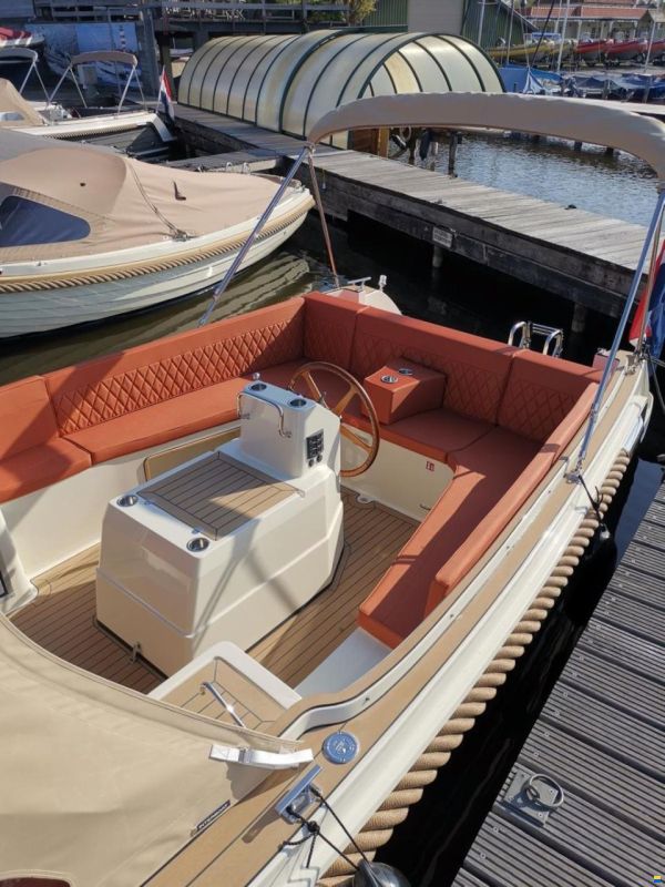 Intender 820