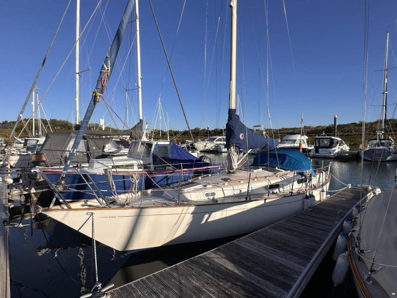 Contessa 32