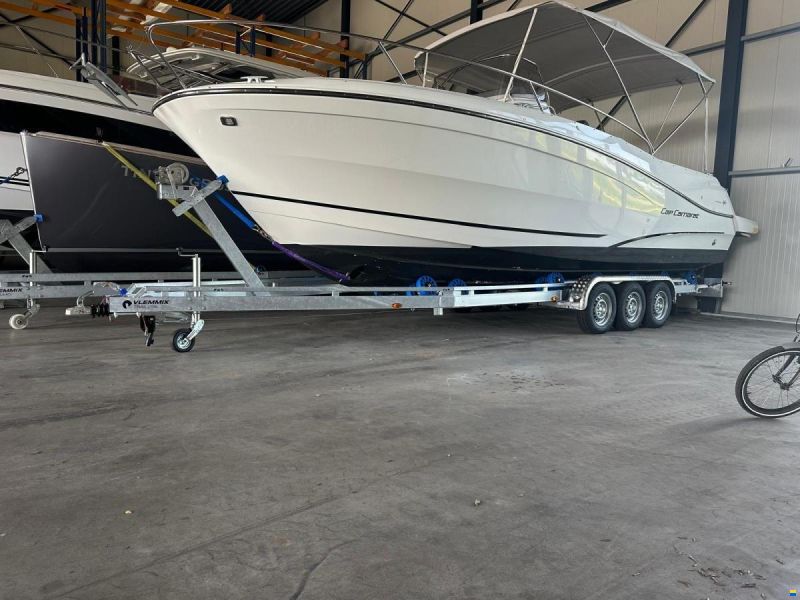 Jeanneau Cap Camarat 9.0 Center Console