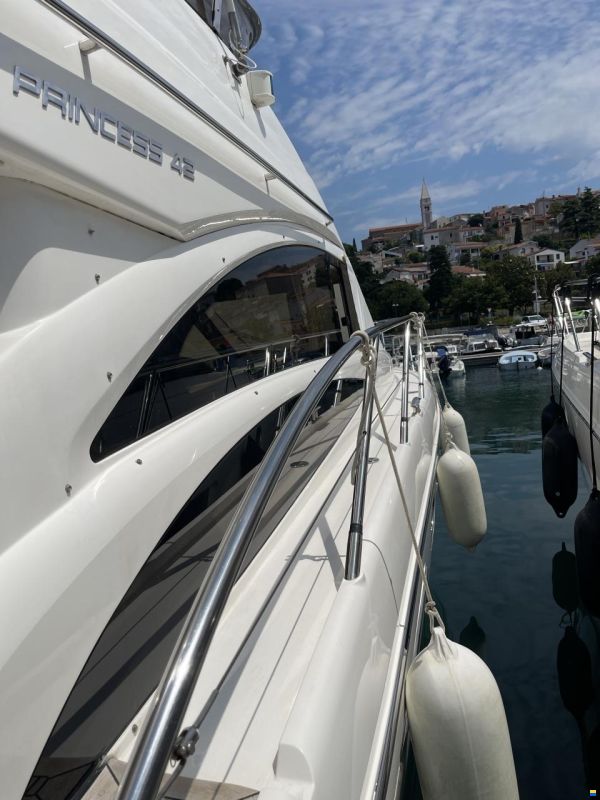 Princess 42 Fly - gepflegtes Liebhaberboot