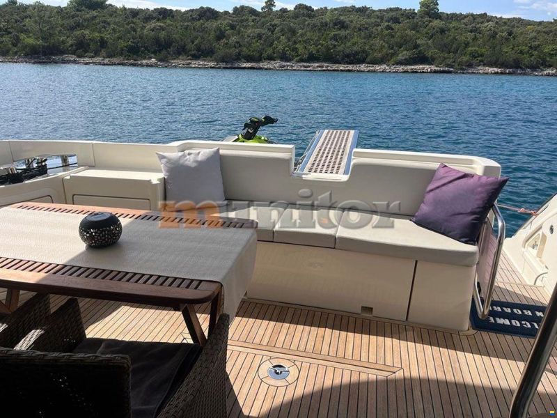 Azimut 43 Fly
