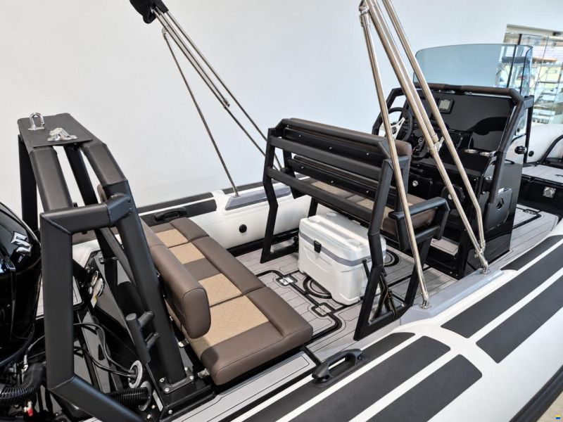 Navigator 22