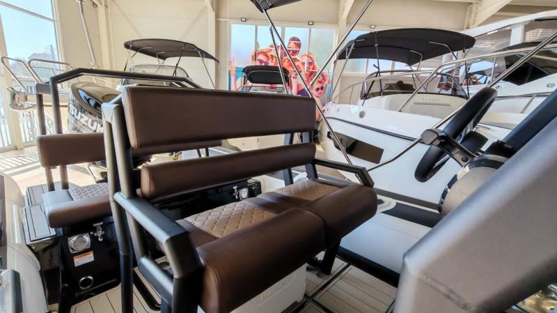 Navigator 22