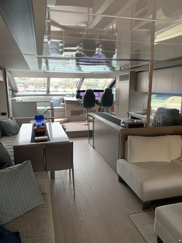 Sunseeker 76 Yacht