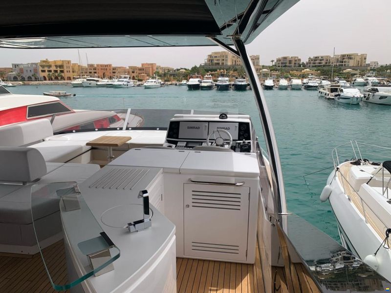 Sunseeker 76 Yacht