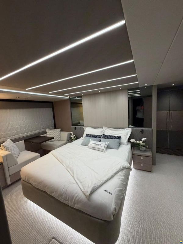 Sunseeker 76 Yacht