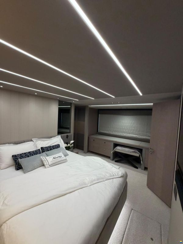 Sunseeker 76 Yacht