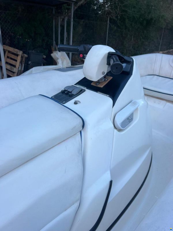 Avon 320 Sea Sport