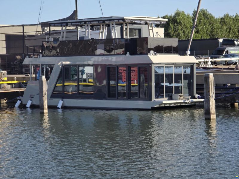 Aurora Boat 40