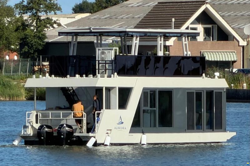 Aurora Boat 40
