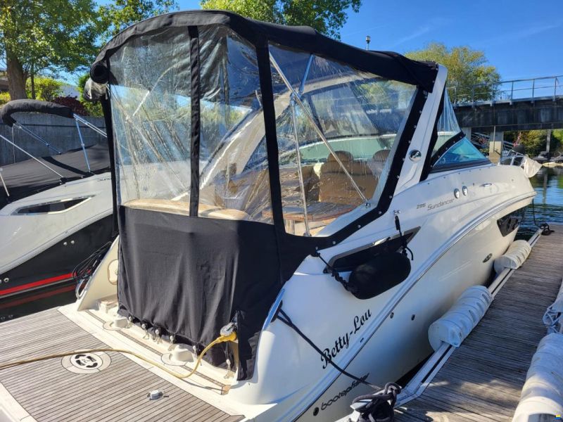 Sea Ray 265