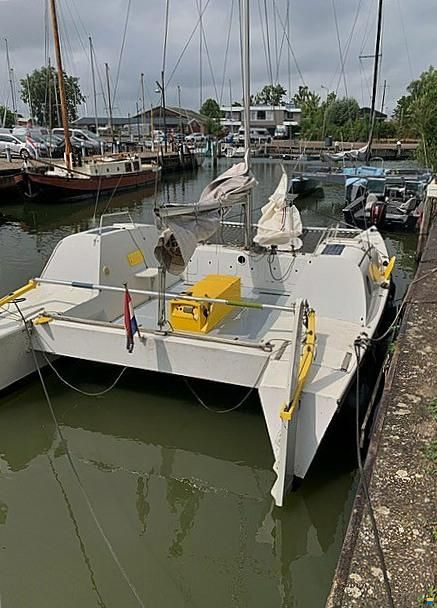 Amateur Starter 800 Catamaran