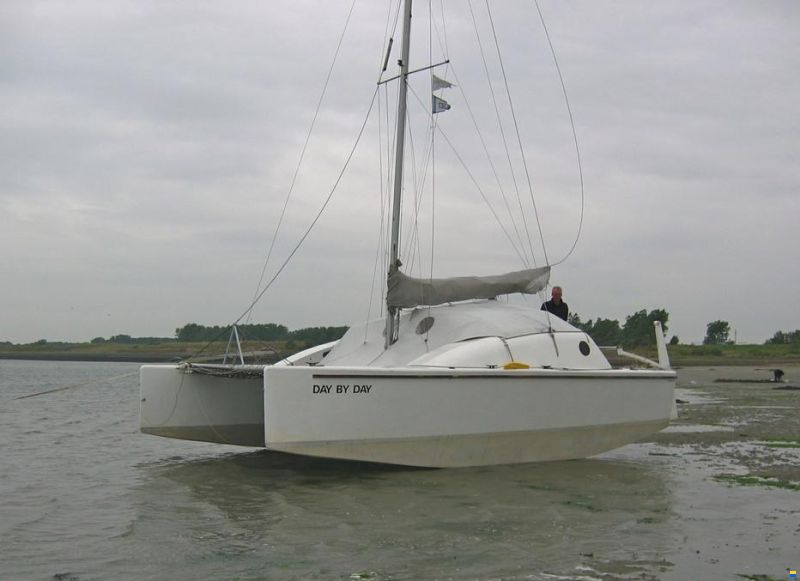 Amateur Starter 800 Catamaran