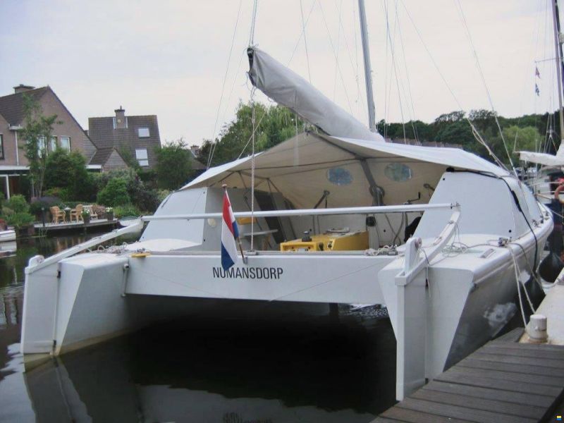 Amateur Starter 800 Catamaran