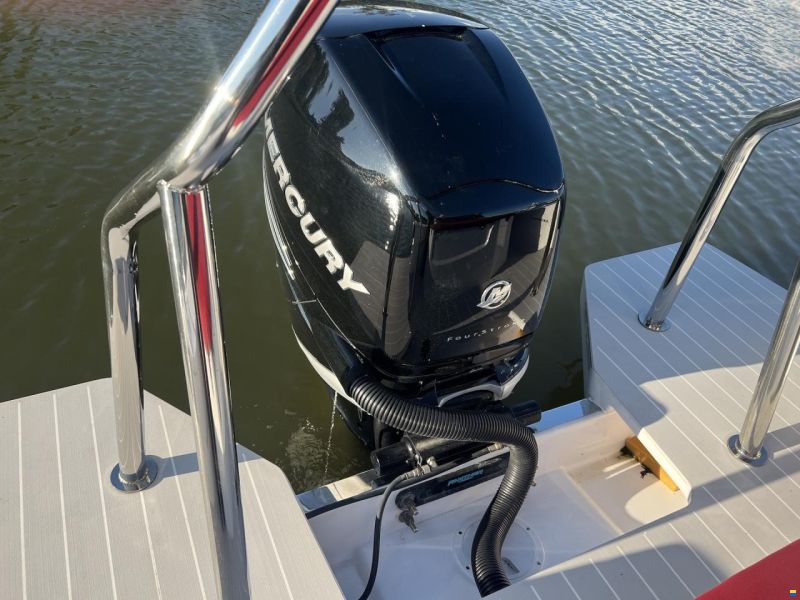 Axopar 28 AC