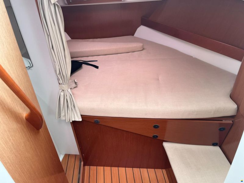 Beneteau Antares 8
