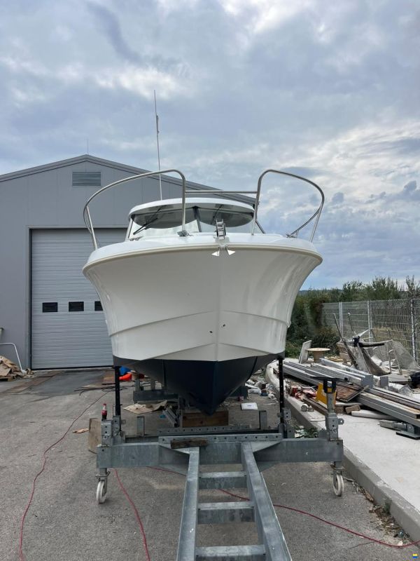 Beneteau Antares 8