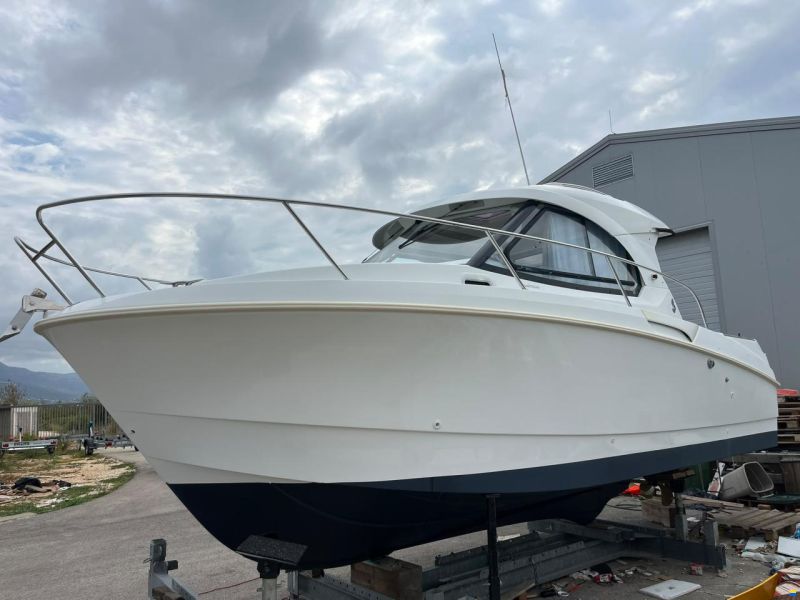 Beneteau Antares 8