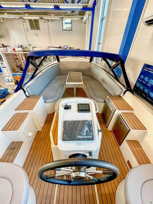 Primeur 700 Tender electric boat