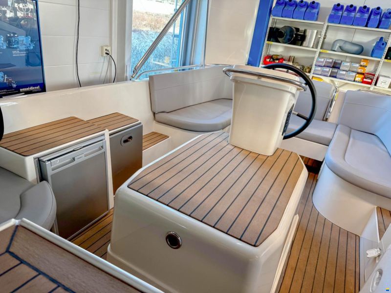 Primeur 700 Tender electric boat