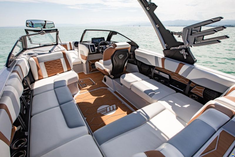 Malibu Wakesetter 23 MXZ
