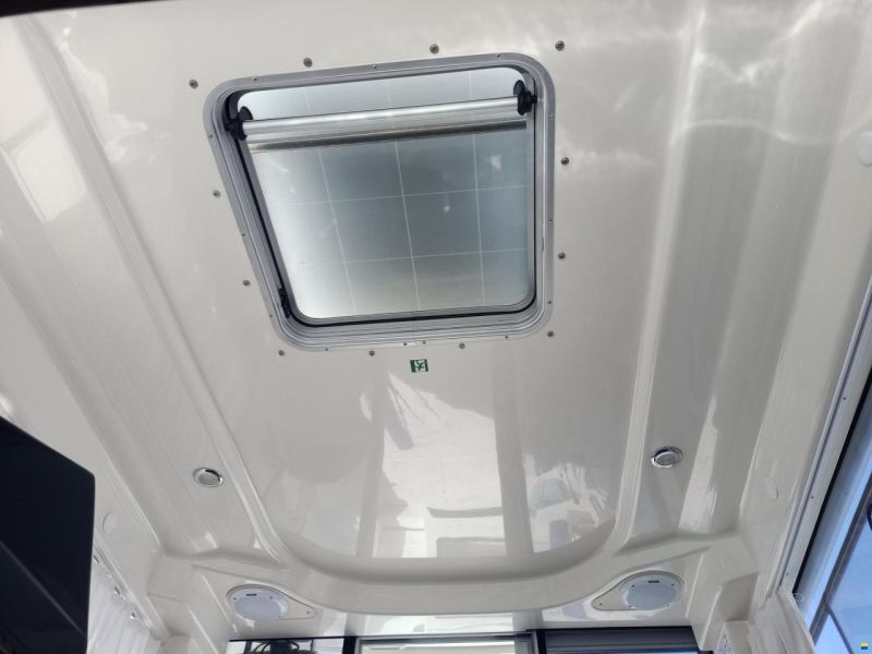 Quicksilver Arvor 810