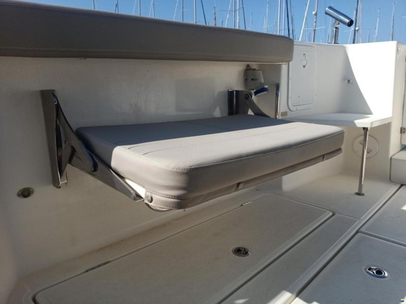 Quicksilver Arvor 810