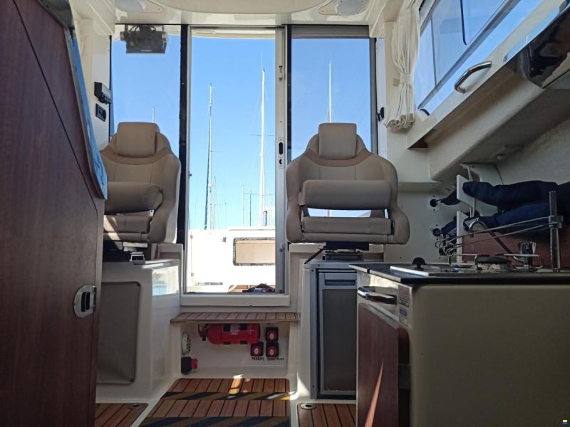 Quicksilver Arvor 810