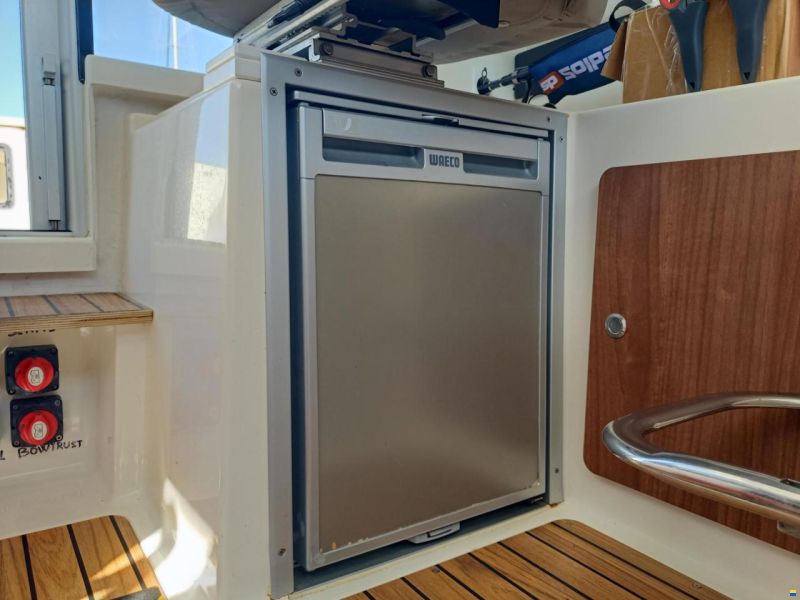 Quicksilver Arvor 810