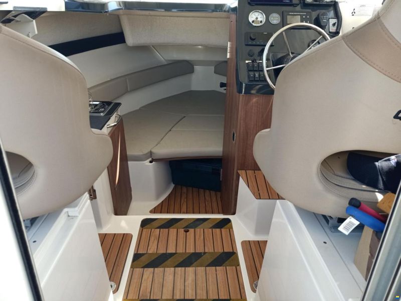 Quicksilver Arvor 810