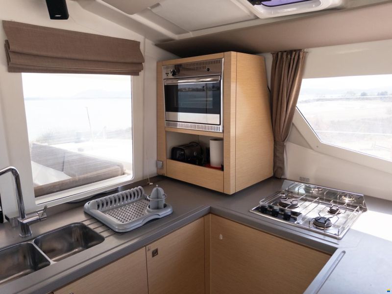 Fountaine Pajot Helia 44