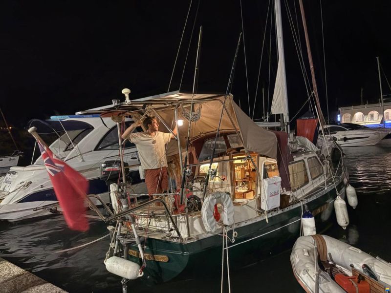 Trident Voyager 35