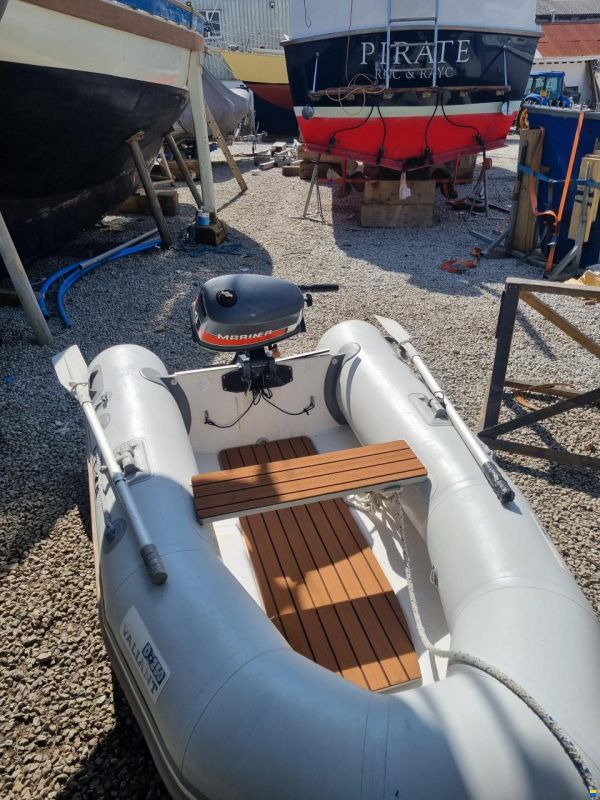 Trident Voyager 35