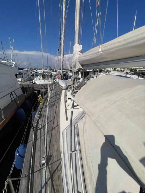 Hallberg-Rassy 382