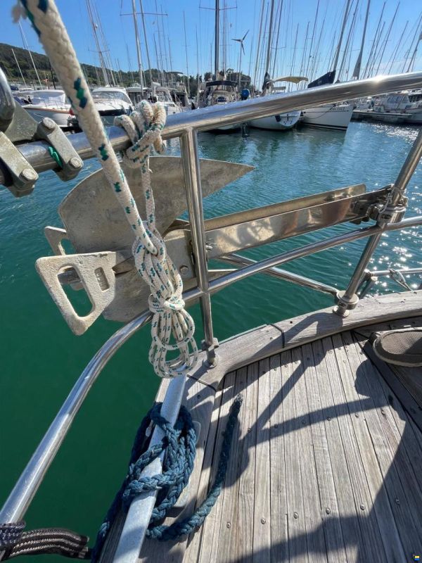 Hallberg-Rassy 382