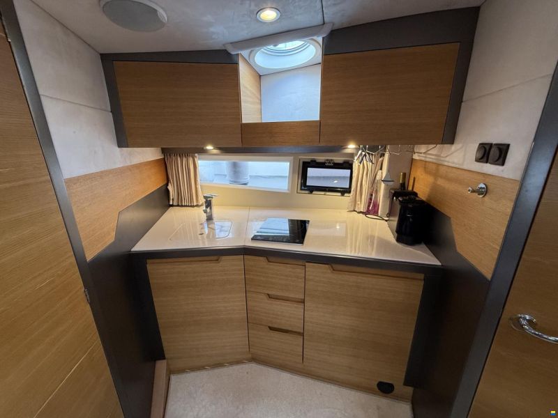 Galeon 325 HT
